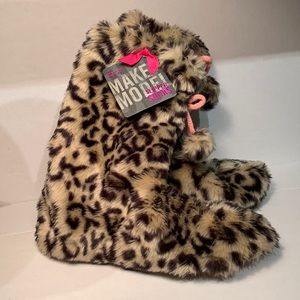 Nordstrom Make + Model Slipper Socks Leopard Fur Sm Med 6 / 8